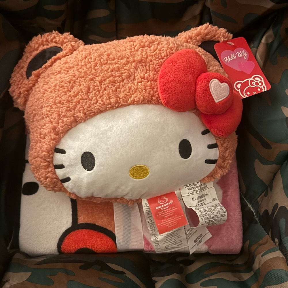 Hello Kitty Pink and Red Pillow & Blanket Set